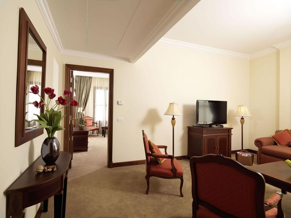 Le Patio Boutique Hotel Beirut Downtown Exteriör bild