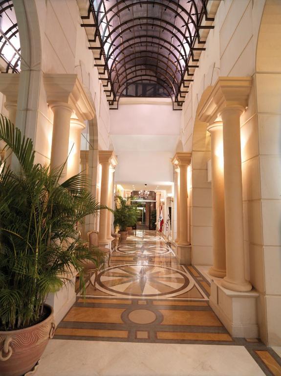 Le Patio Boutique Hotel Beirut Downtown Exteriör bild