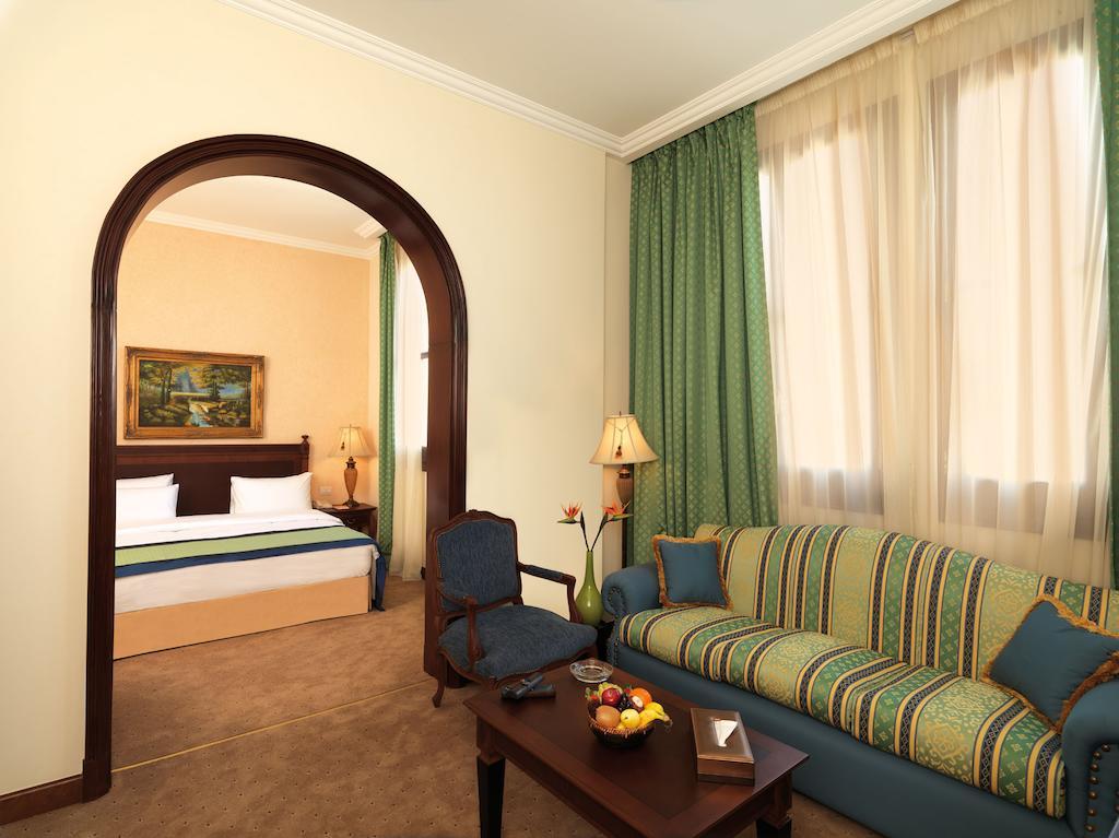Le Patio Boutique Hotel Beirut Downtown Exteriör bild